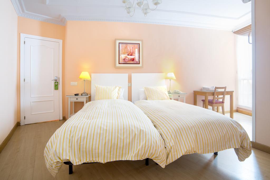 Hostal Adriano — Photos 2